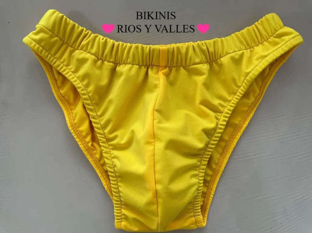 Posing Trunks FMFF Color Yellow (MEDIUM)