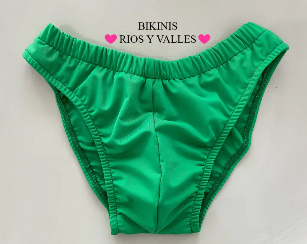 Posing Trunks FMFF Color Green (MEDIUM)