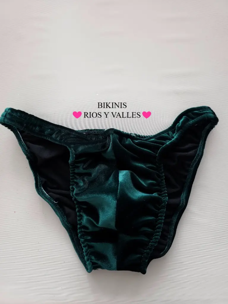 Posing Trunks Green Velvet