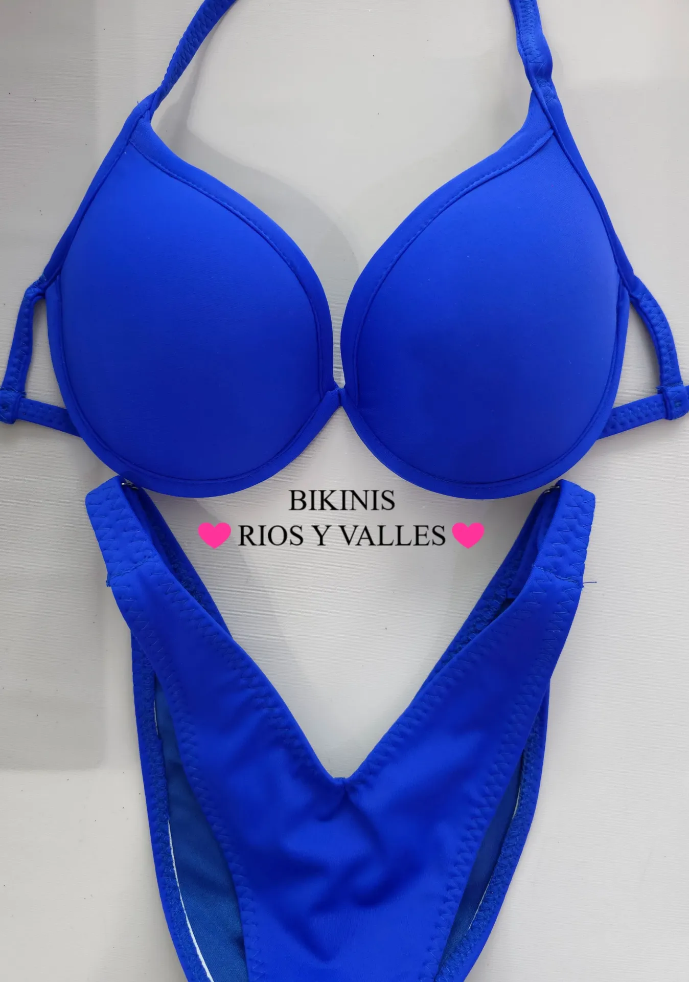 Azul Persia Posing Suit