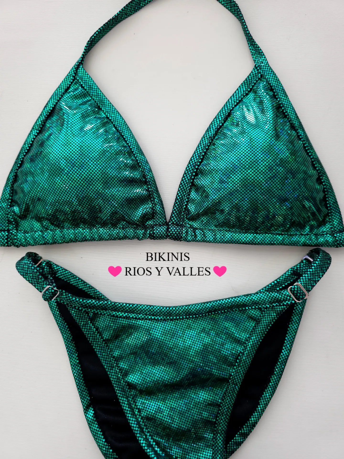 Negro Verde Fit Model